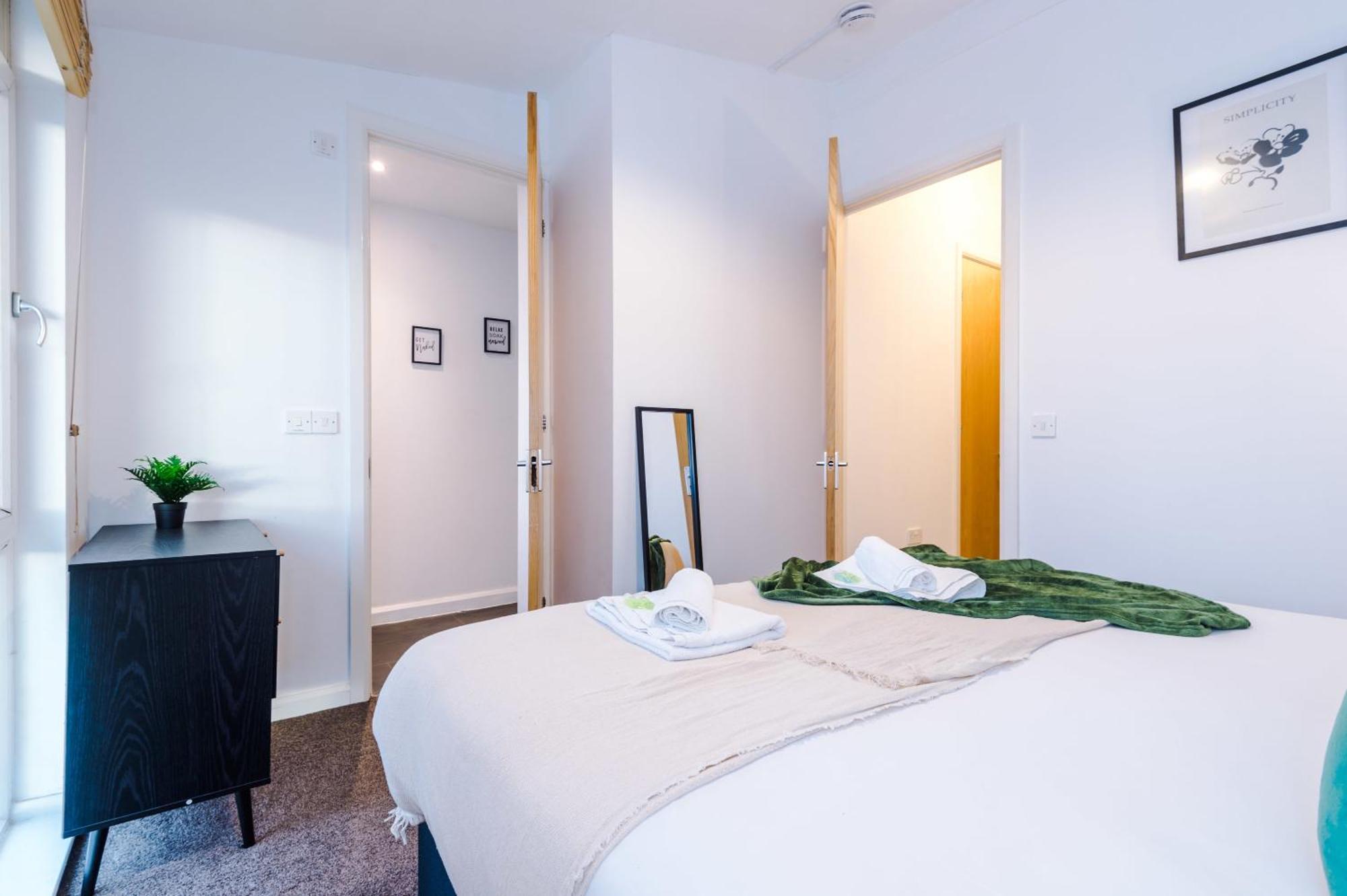 Villa Rest&Recharge At A Spacious Townhouse By The Etihad Manchester Exterior foto