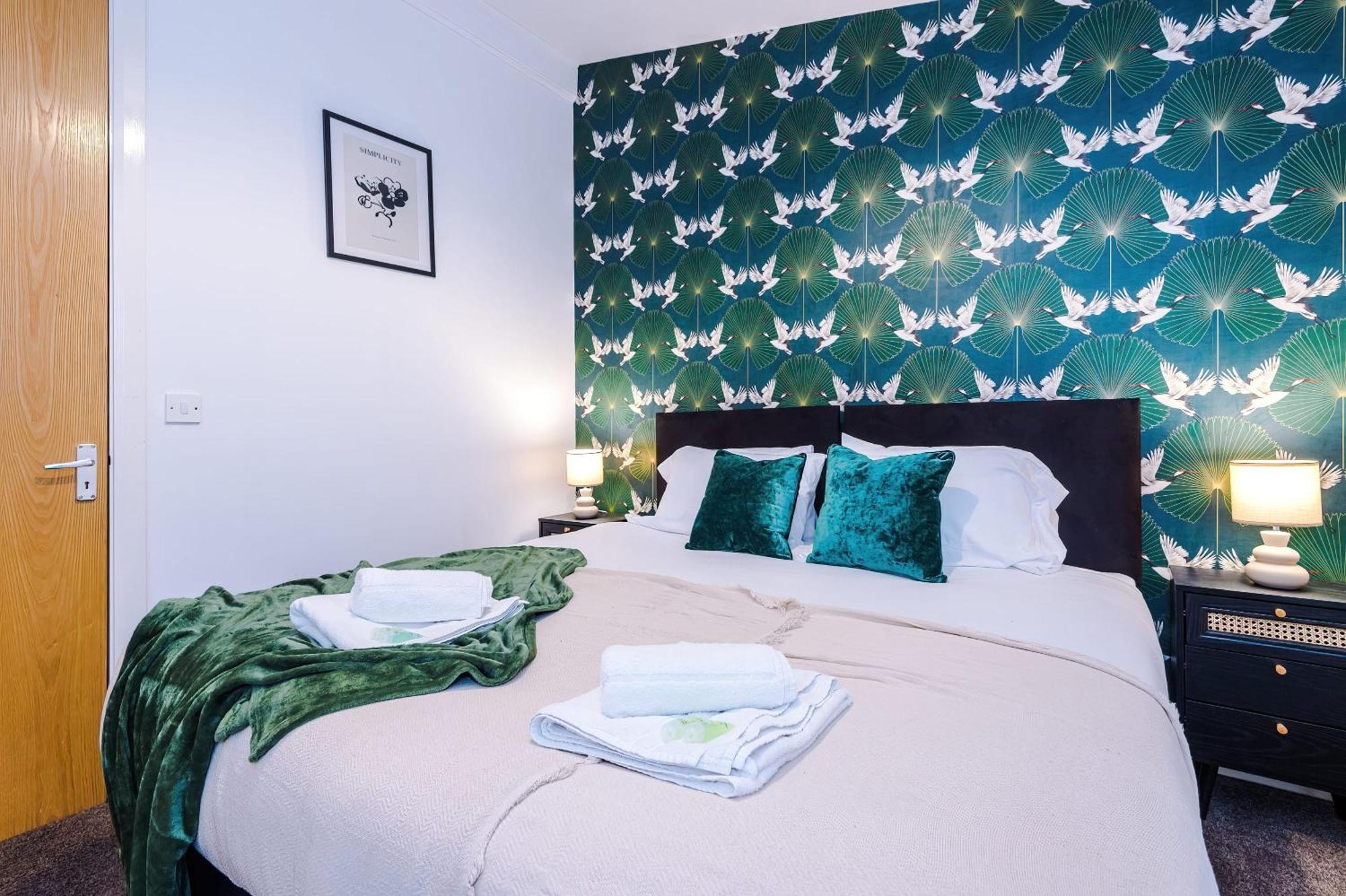 Villa Rest&Recharge At A Spacious Townhouse By The Etihad Manchester Exterior foto