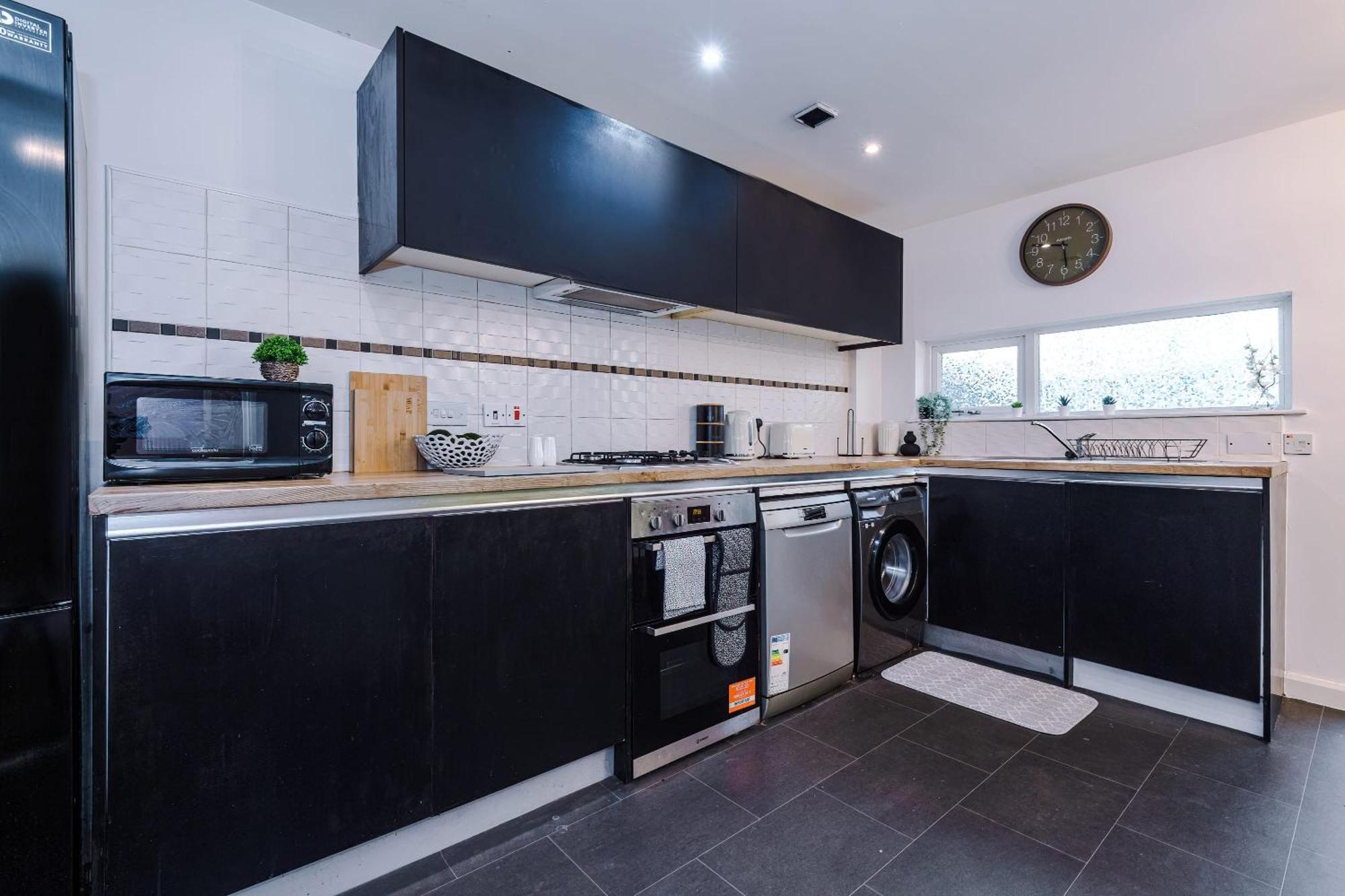 Villa Rest&Recharge At A Spacious Townhouse By The Etihad Manchester Exterior foto